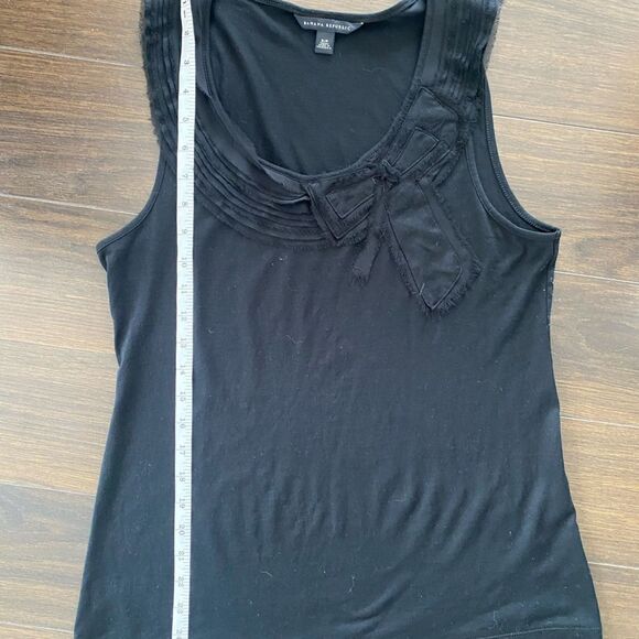 BANANA REPUBLIC black tank top - Picture 6 of 8